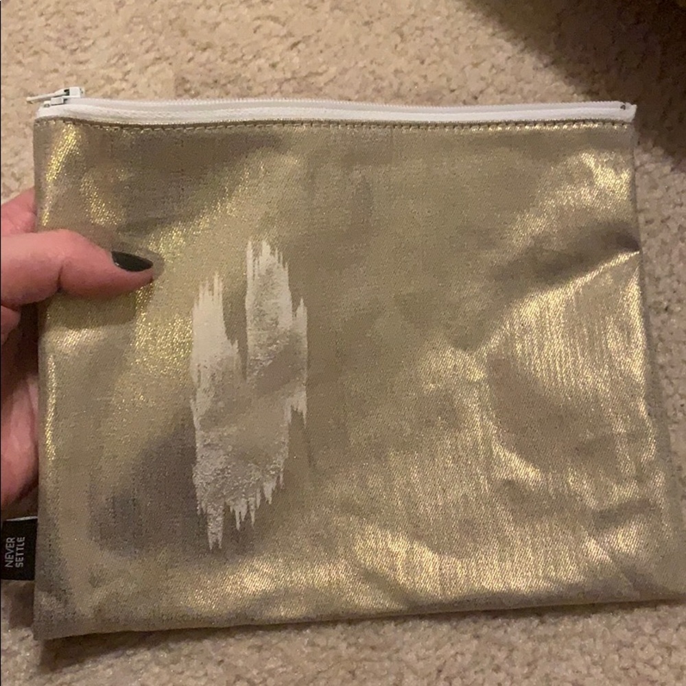 Ladygang pouch! - Picture 3 of 8